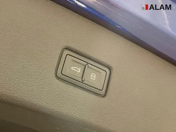 Car image 36