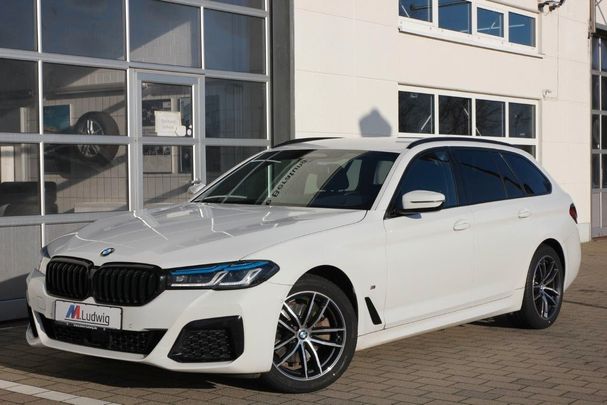 BMW 520d Touring xDrive 140 kW image number 1