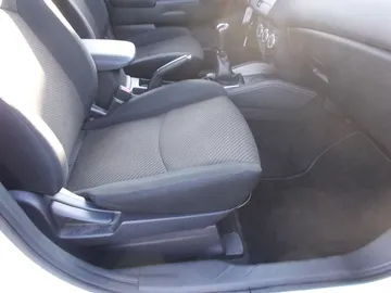 Car image 31