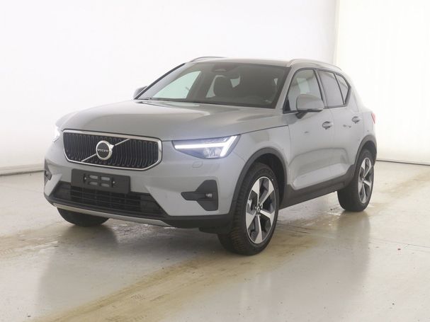 Volvo XC40 B3 Core 120 kW image number 1