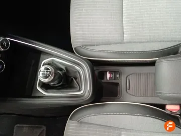 Car image 27