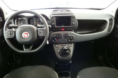 Car image 13