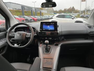 Car image 10