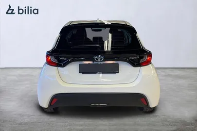 Car image 3