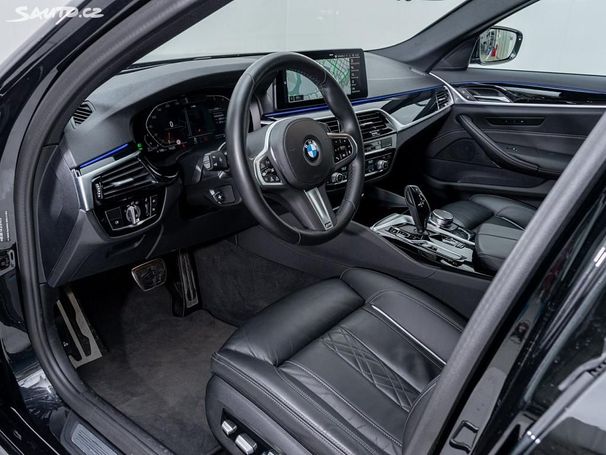 BMW 540d Touring xDrive 250 kW image number 2