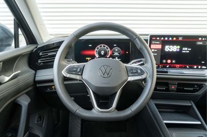 Car image 31