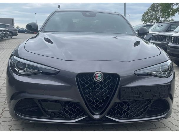 Alfa Romeo Giulia 2.9 V6 Bi-Turbo Quadrifoglio 375 kW image number 2