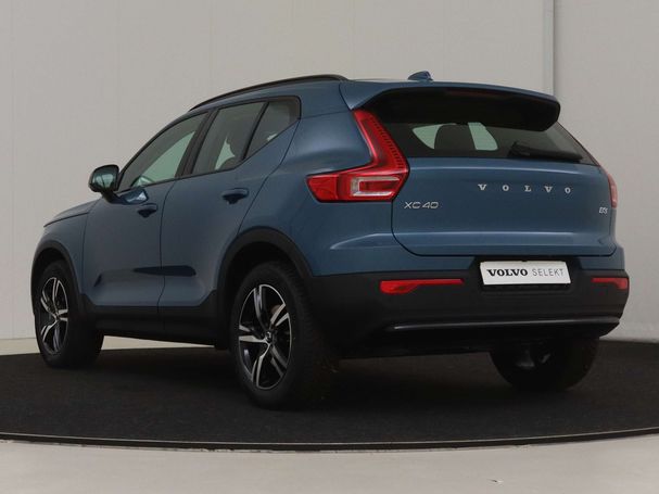 Volvo XC40 B3 Plus Dark 120 kW image number 2