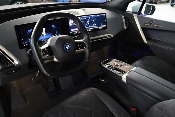 BMW iX xDrive50 385 kW image number 11