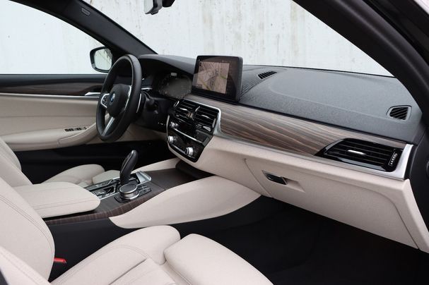 BMW 530 Touring xDrive 215 kW image number 21