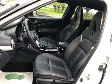 Car image 11