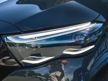 Car image 35