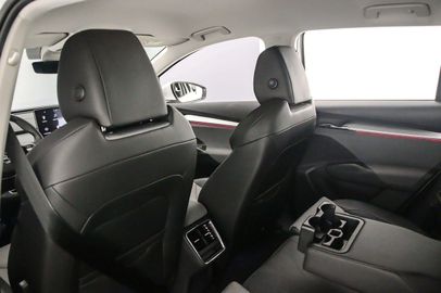 Car image 37