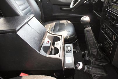 Car image 16