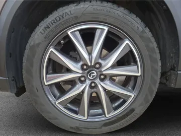 Car image 27