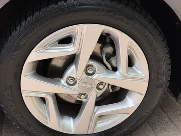 Car image 43