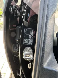 Car image 40