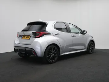 Car image 5