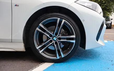 Car image 34