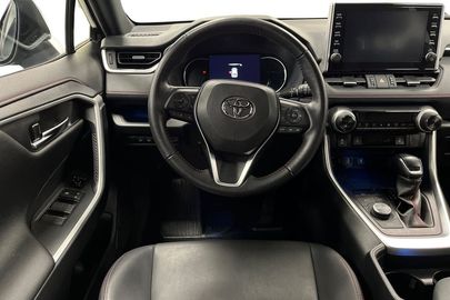 Car image 10