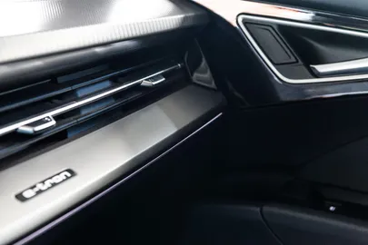 Car image 34