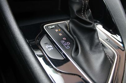 Car image 24