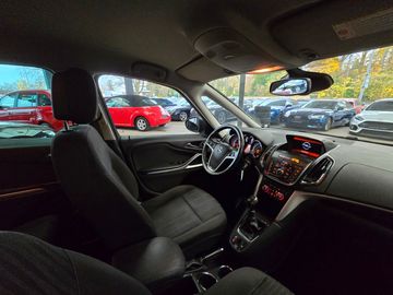 Car image 25