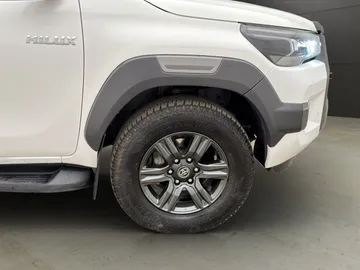 Car image 34