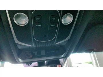 Car image 29