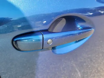 Car image 32