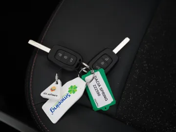 Car image 34