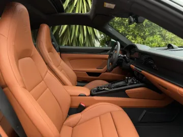 Car image 30