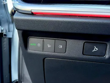 Car image 34