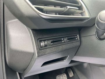 Car image 31