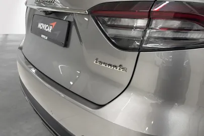 Car image 35