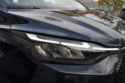 Car image 27