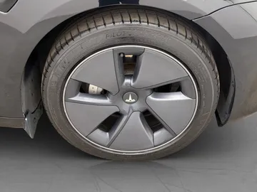 Car image 33
