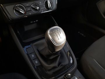 Car image 24