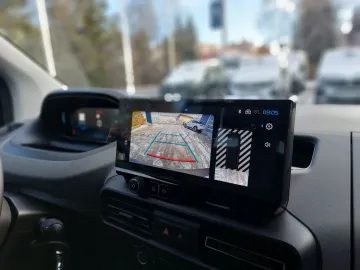 Car image 30