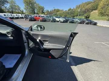 Car image 33