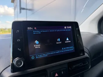 Car image 27