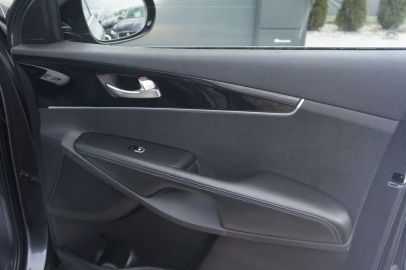 Car image 29