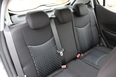 Car image 10