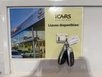 Car image 30