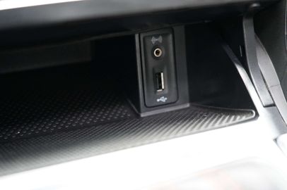 Car image 37