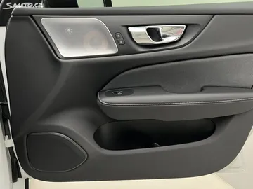 Car image 44