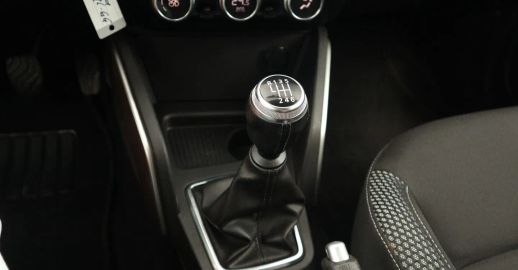 Car image 26