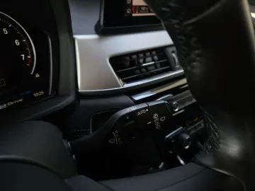 Car image 42