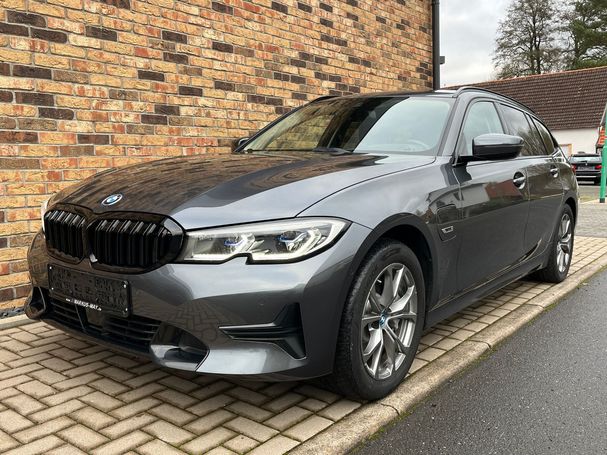 BMW 330e Touring Sport Line xDrive 218 kW image number 1