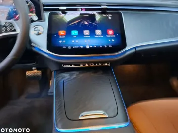 Car image 35